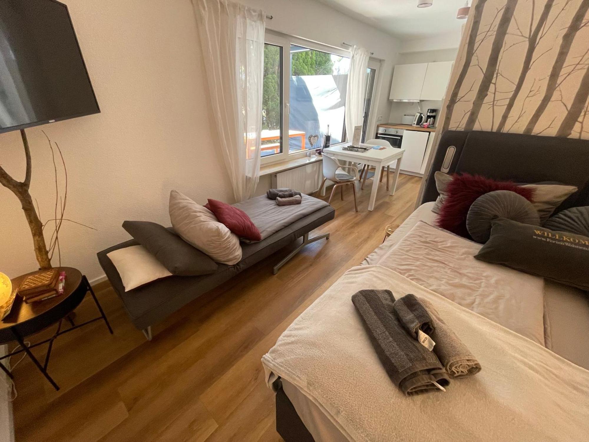 Rosmarin - Kuschelige Fewo - Romantik & Entspannung Im Whirlpool Auf Privater Terrasse, Ruhe & Hund Willkommen - By Ferienwohnenamsee - Uberlingen Esterno foto